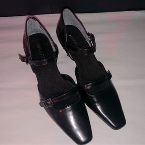 Aerosoles Black Short Heals 7